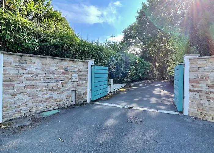 Haritzaga D'hote Terrasse & Jardin Prive Отель типа 