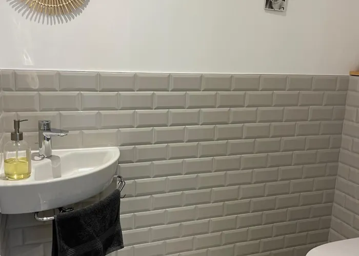 Haritzaga D'hote Terrasse & Jardin Prive 4* 比亚里茨